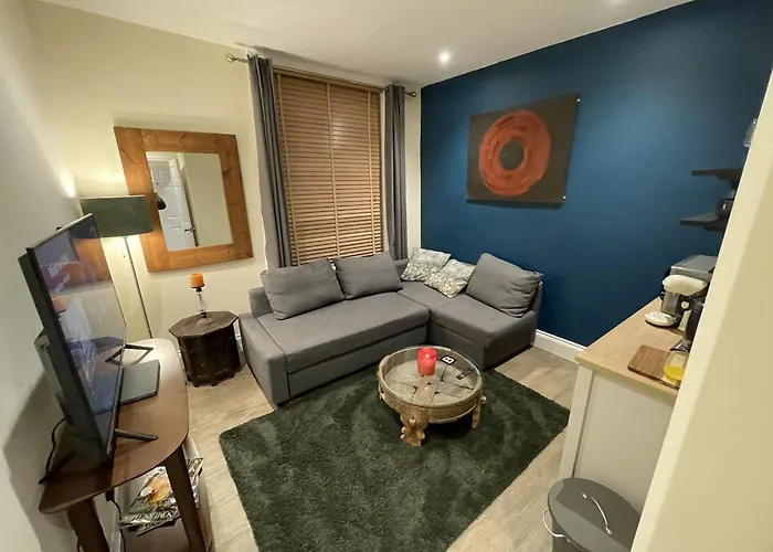 Globe Apartments